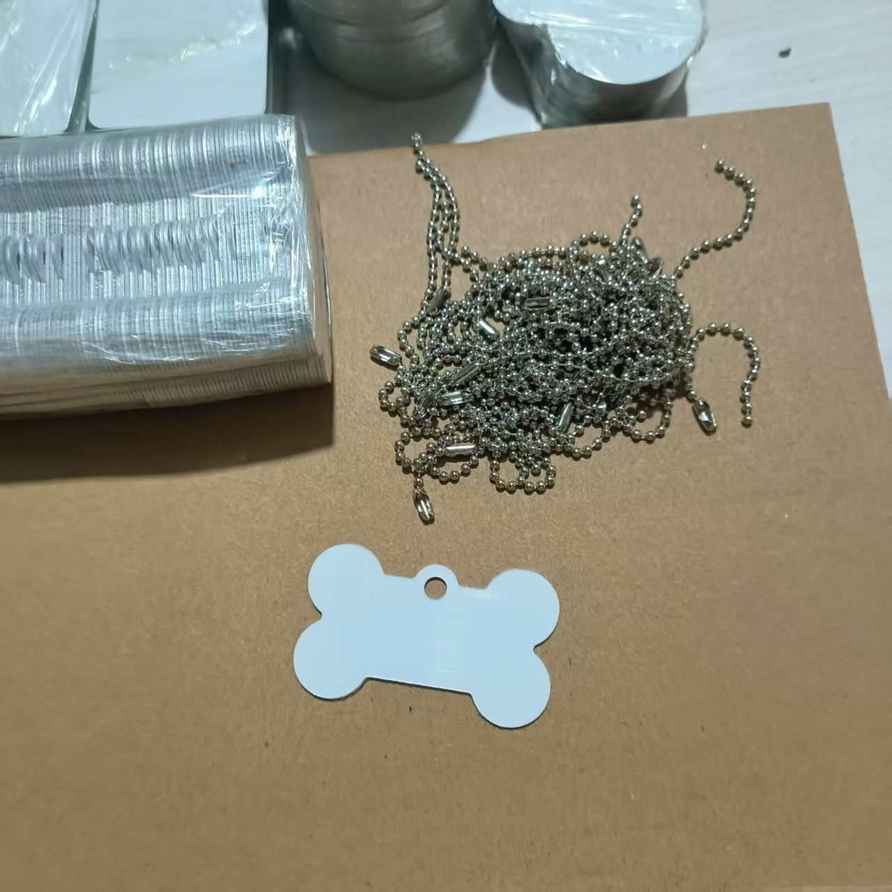 100 개/몫 빈 승화 금속 펜던트 태그 개 고양이 공 - Coaster Sublimation Blank 리뷰 및 가격